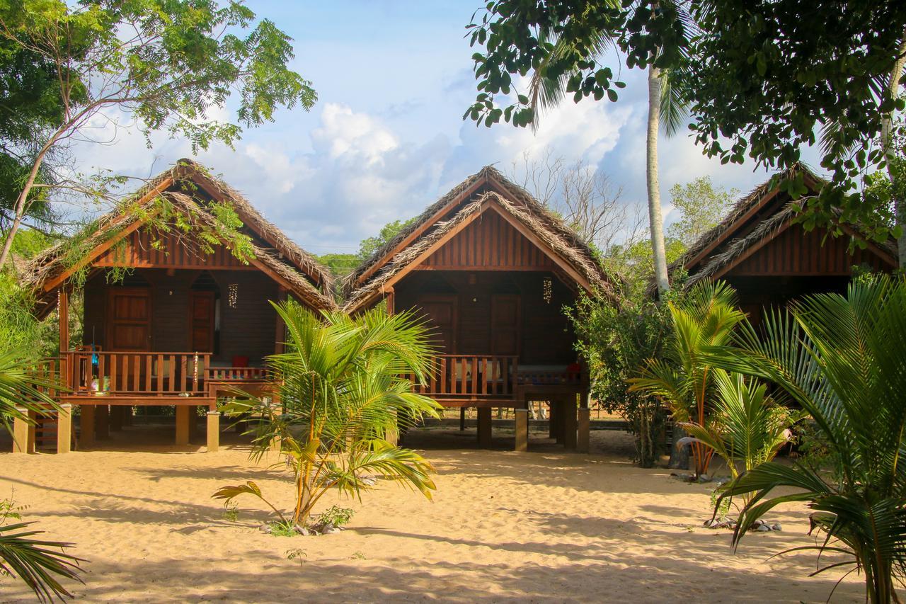 Shiva'S Beach Cabanas Tangalle Exterior foto