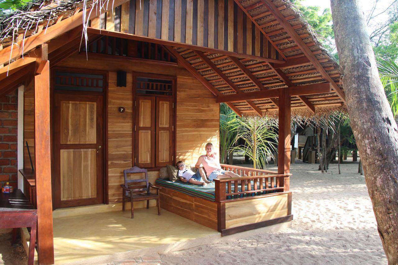 Shiva'S Beach Cabanas Tangalle Exterior foto