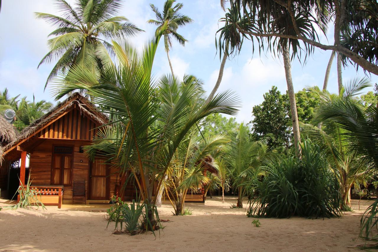 Shiva'S Beach Cabanas Tangalle Exterior foto